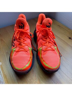 Adidas mahomes 1 athletic shoes size 9.5